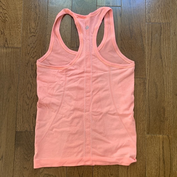 Light weight lulu lemon tank - Picture 2 of 3